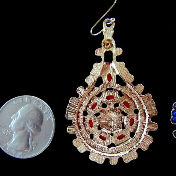 Coral orange & blue beaded dangling earrings - Picture 5 of 5